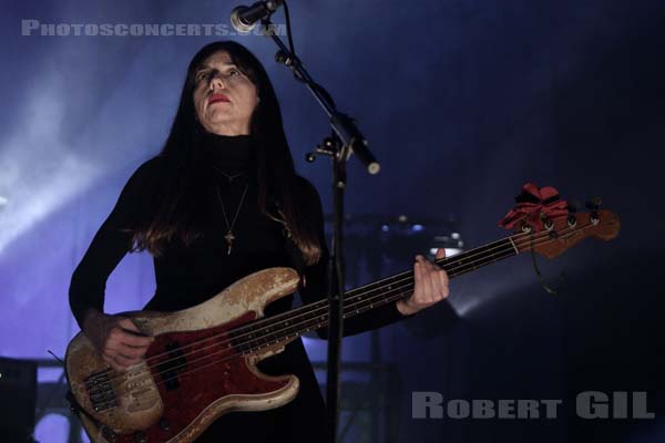 PIXIES - 2016-11-23 - PARIS - Zenith - Paz Lenchantin